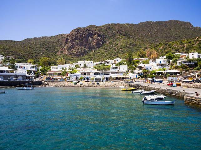 Panarea: alla scoperta delle Isole Eolie - Harper's Bazaar